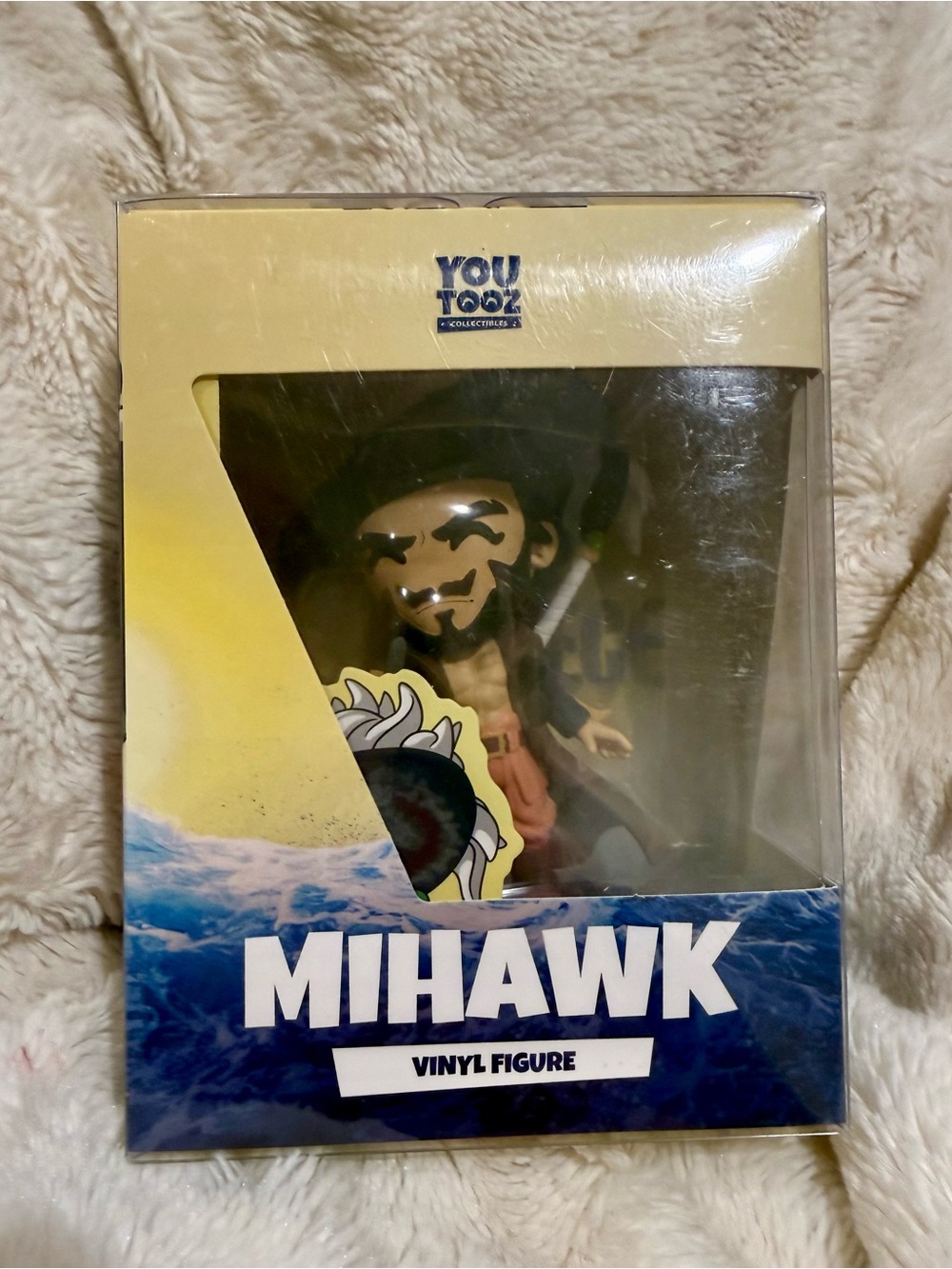 One Piece Mihawk Vinyl Figure
